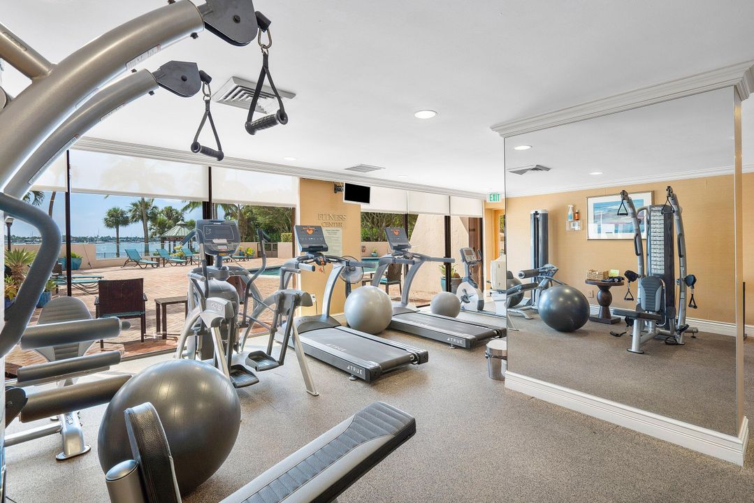 На продажу: $427,000 (2 спален, 2 ванн, 1235 Квадратных фут)