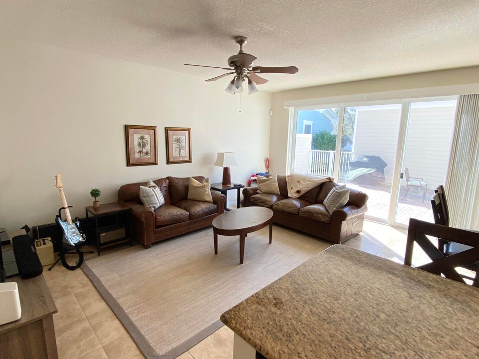 For Rent: $4,300 (3 beds, 2 baths, 1890 Square Feet)