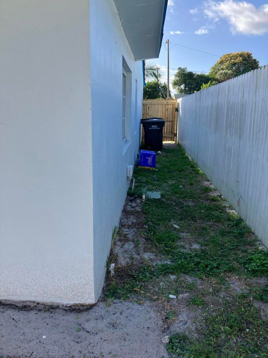 For Rent: $3,000 (3 beds, 2 baths, 1110 Square Feet)