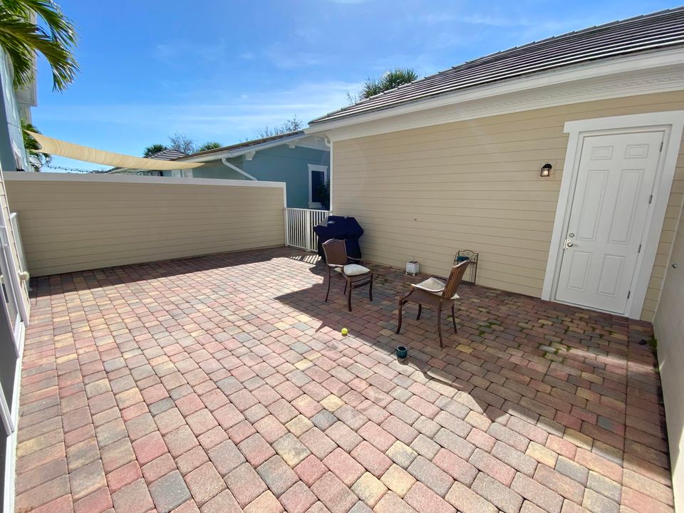 For Rent: $4,300 (3 beds, 2 baths, 1890 Square Feet)