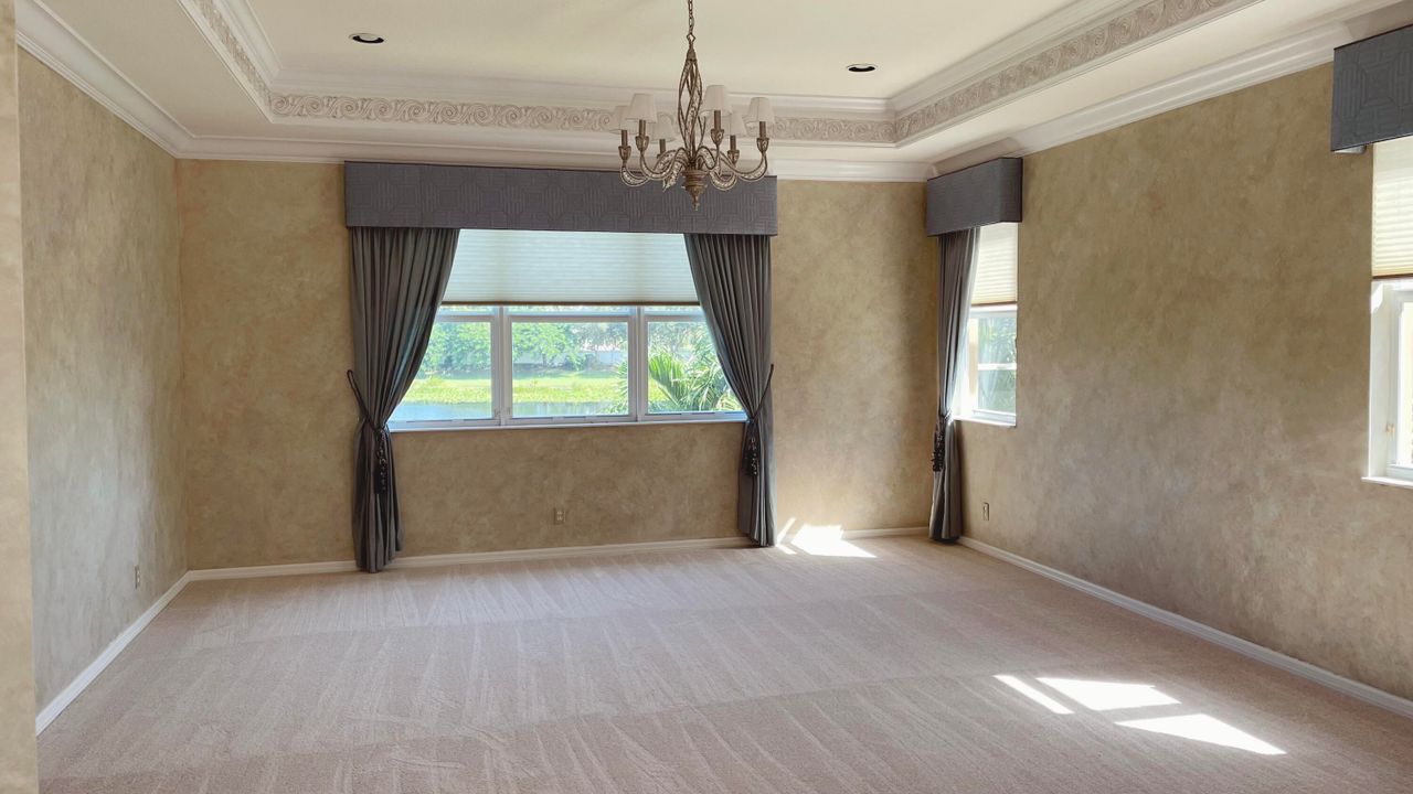 出租: $7,000 (5 贝兹, 3 浴室, 4084 平方英尺)