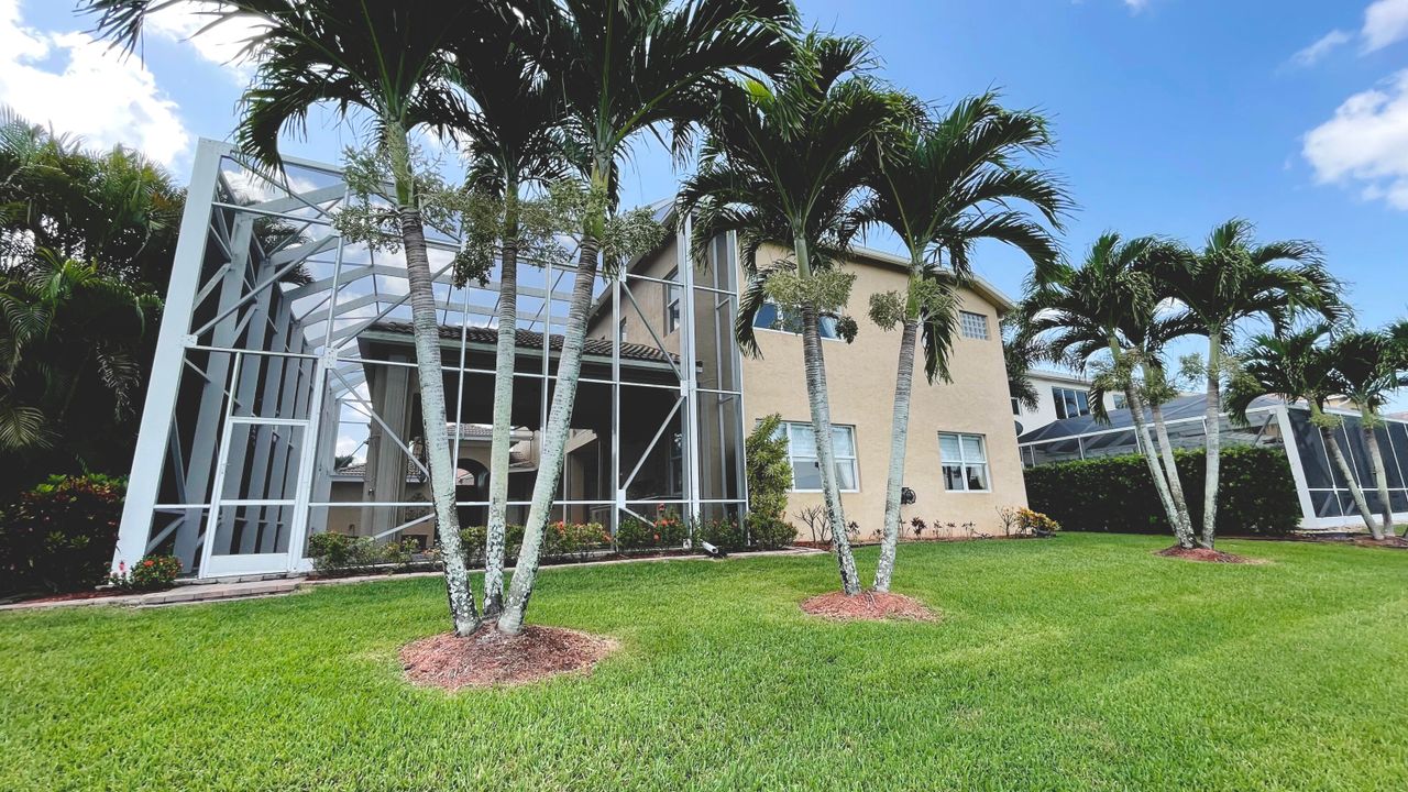 出租: $7,000 (5 贝兹, 3 浴室, 4084 平方英尺)