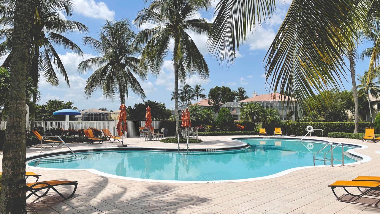 出租: $7,000 (5 贝兹, 3 浴室, 4084 平方英尺)