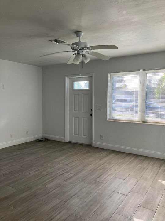 For Rent: $3,000 (3 beds, 2 baths, 1110 Square Feet)