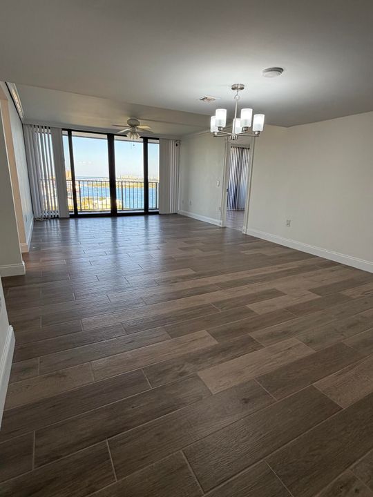 出租: $3,400 (3 贝兹, 2 浴室, 1215 平方英尺)