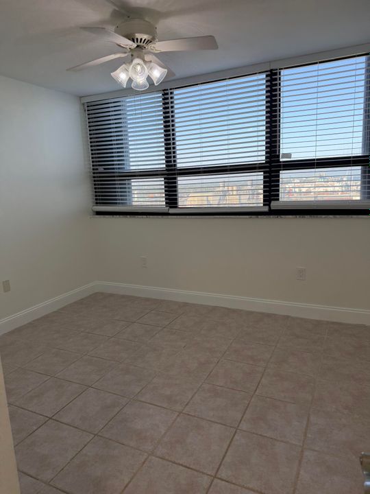 出租: $3,400 (3 贝兹, 2 浴室, 1215 平方英尺)