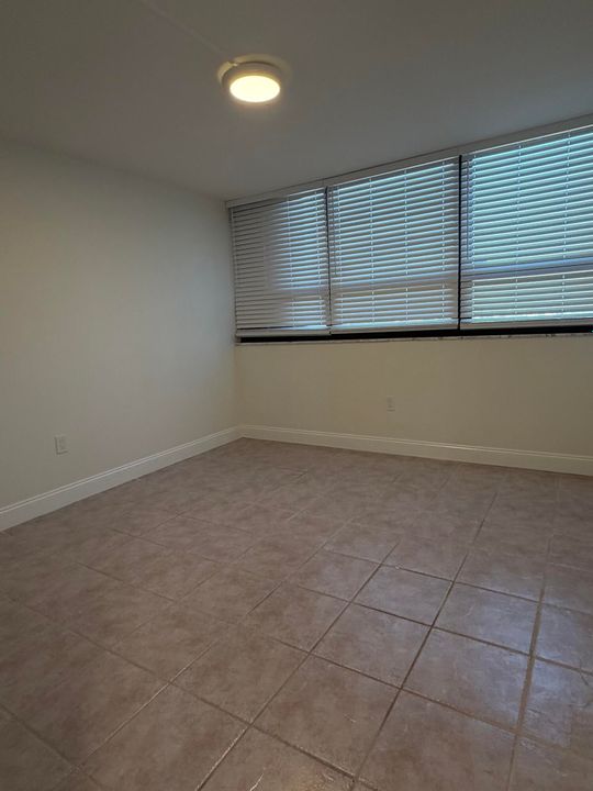 出租: $3,400 (3 贝兹, 2 浴室, 1215 平方英尺)