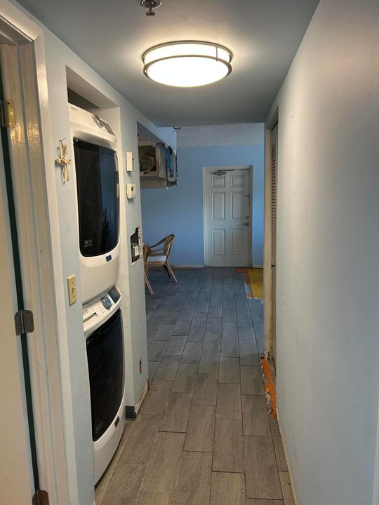 For Sale: $260,000 (2 beds, 2 baths, 1090 Square Feet)