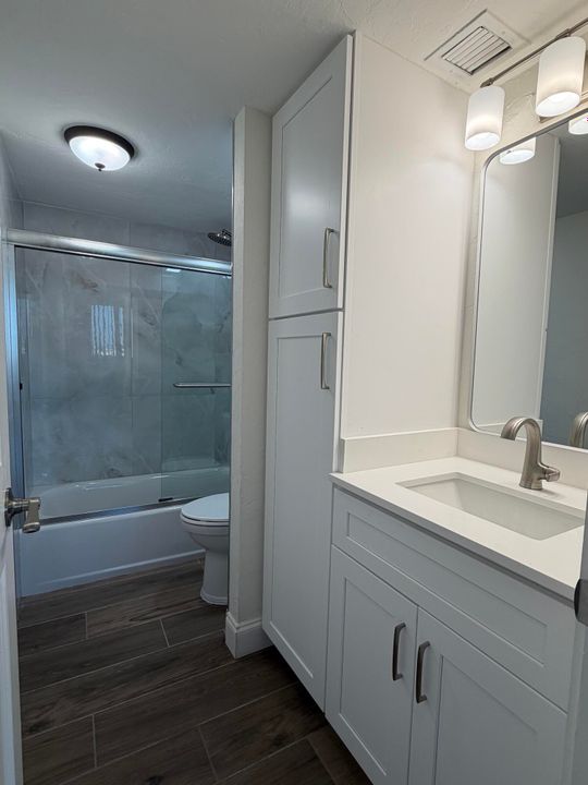 出租: $3,400 (3 贝兹, 2 浴室, 1215 平方英尺)