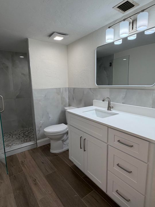 出租: $3,400 (3 贝兹, 2 浴室, 1215 平方英尺)