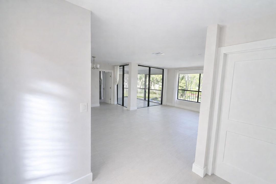 待售: $295,000 (2 贝兹, 2 浴室, 955 平方英尺)