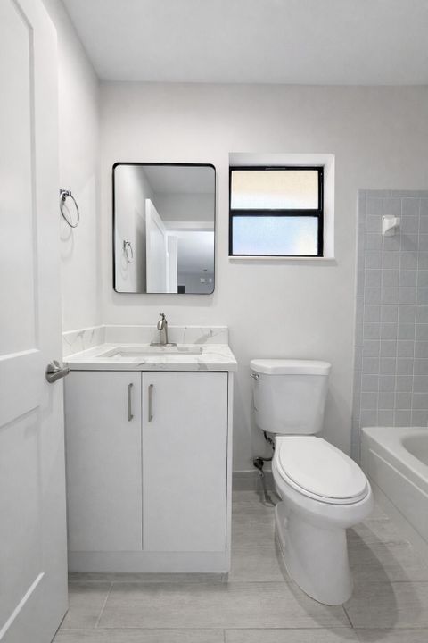 待售: $295,000 (2 贝兹, 2 浴室, 955 平方英尺)