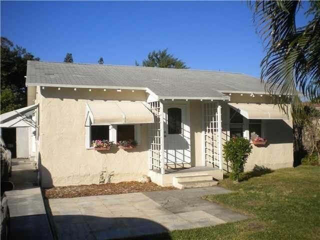 For Sale: $340,000 (2 beds, 1 baths, 832 Square Feet)