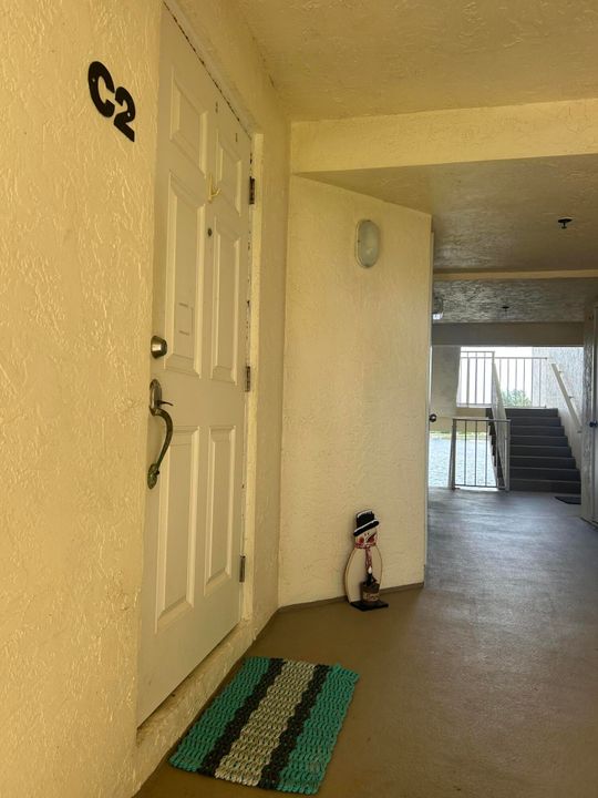 For Sale: $260,000 (2 beds, 2 baths, 1090 Square Feet)