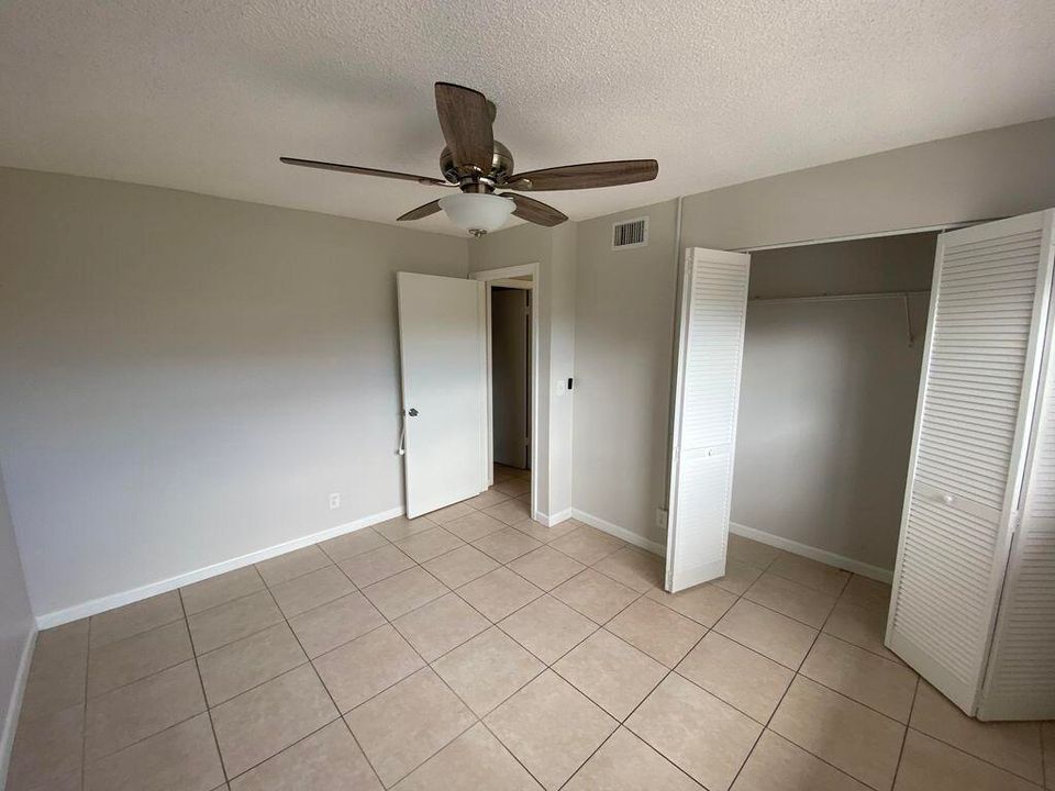 En Renta: $1,950 (2 camas, 2 baños, 864 Pies cuadrados)