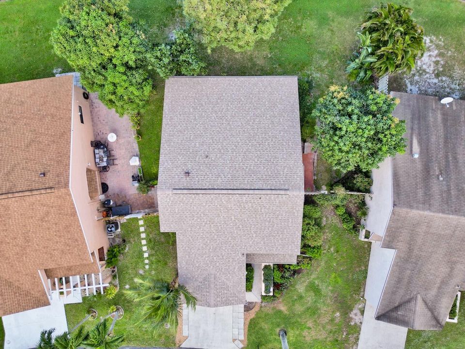 For Sale: $399,000 (2 beds, 2 baths, 1230 Square Feet)