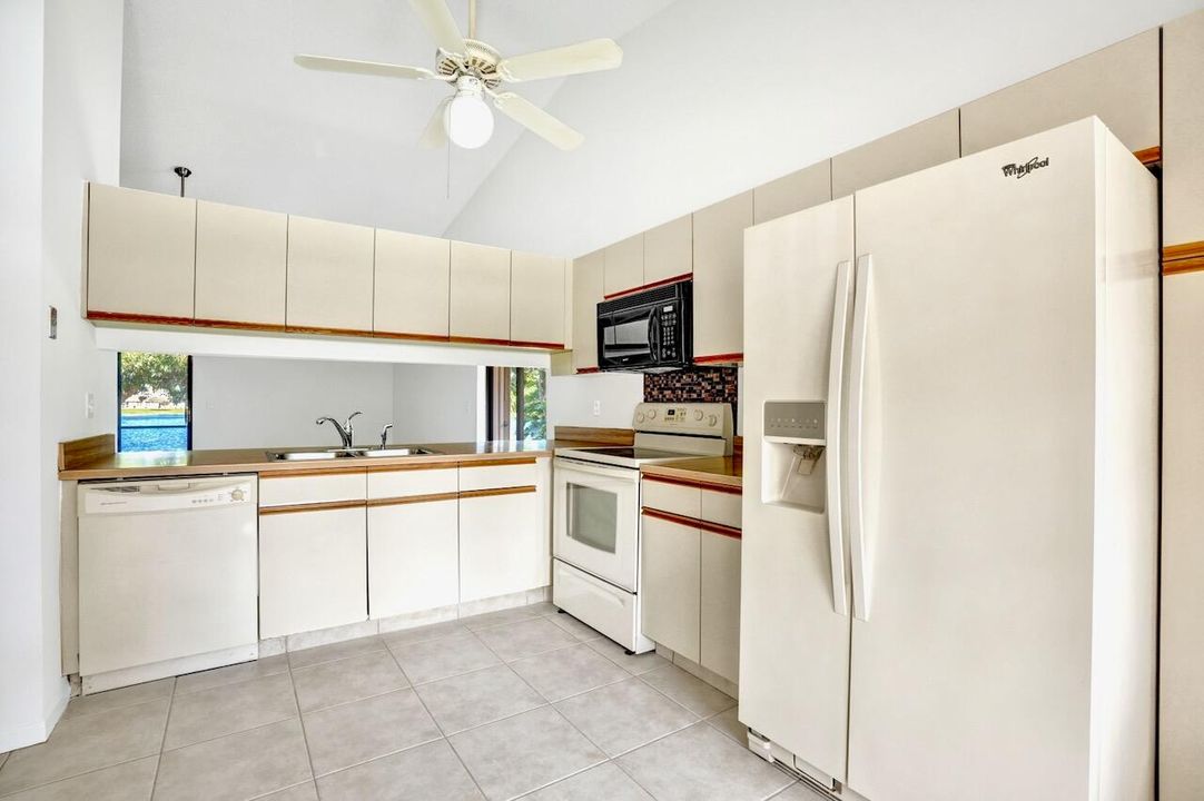 For Sale: $399,000 (2 beds, 2 baths, 1230 Square Feet)