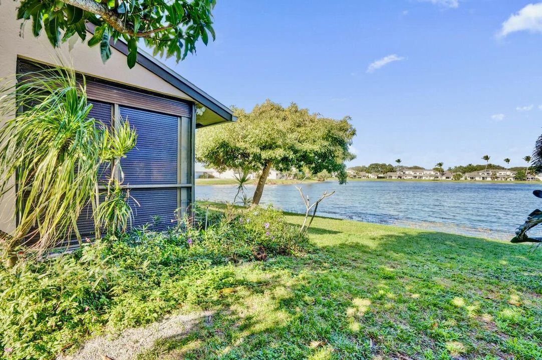 For Sale: $399,000 (2 beds, 2 baths, 1230 Square Feet)