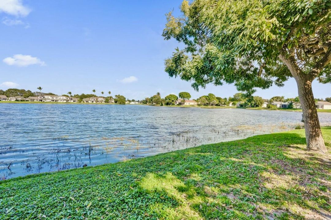 For Sale: $399,000 (2 beds, 2 baths, 1230 Square Feet)