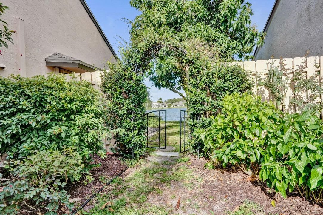 For Sale: $399,000 (2 beds, 2 baths, 1230 Square Feet)