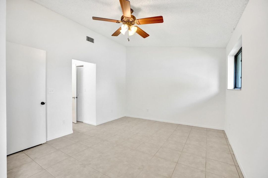 For Sale: $399,000 (2 beds, 2 baths, 1230 Square Feet)