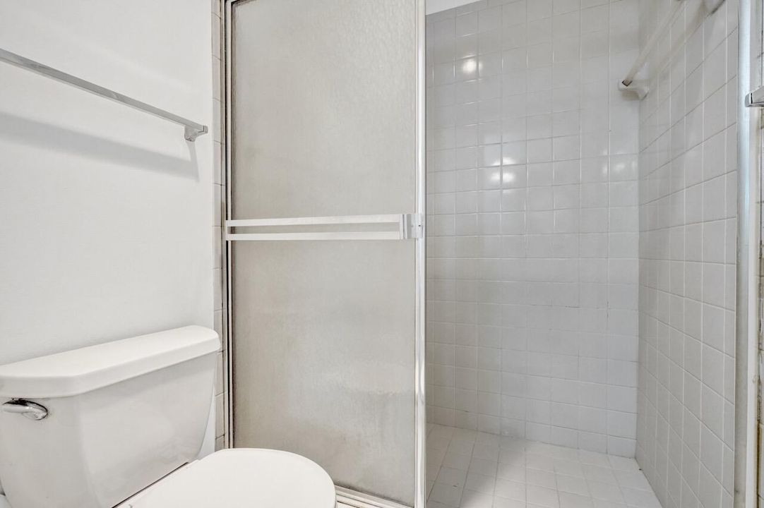 For Sale: $399,000 (2 beds, 2 baths, 1230 Square Feet)