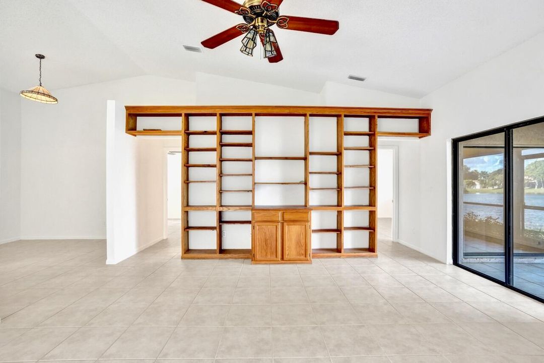 For Sale: $399,000 (2 beds, 2 baths, 1230 Square Feet)