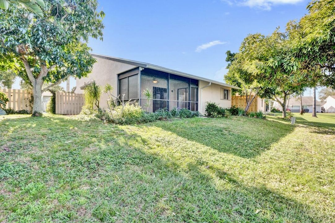 For Sale: $399,000 (2 beds, 2 baths, 1230 Square Feet)