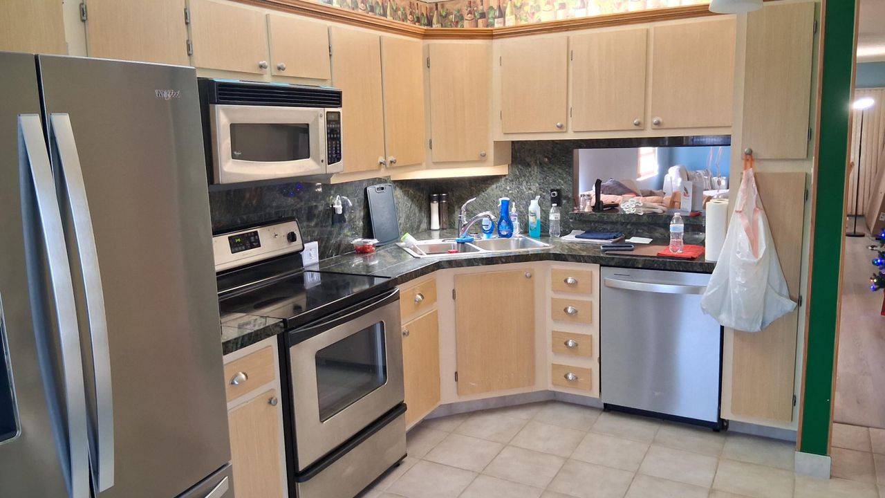 На продажу: $289,000 (2 спален, 2 ванн, 1264 Квадратных фут)