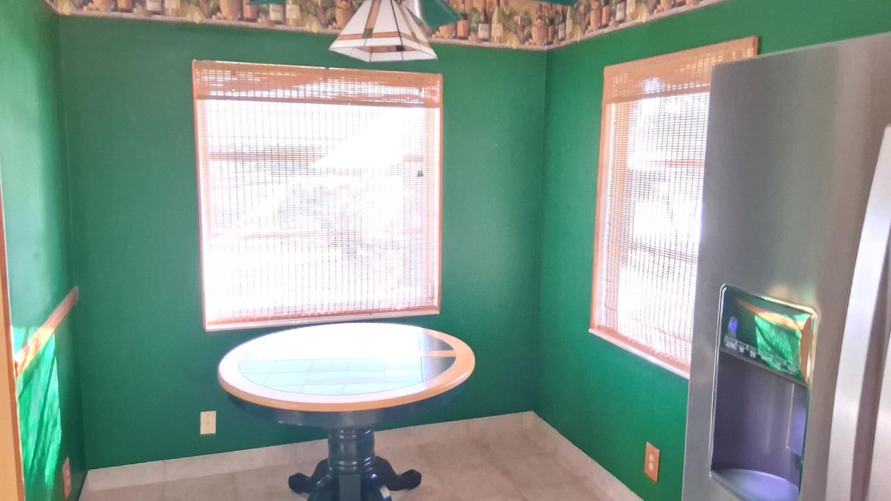 На продажу: $289,000 (2 спален, 2 ванн, 1264 Квадратных фут)