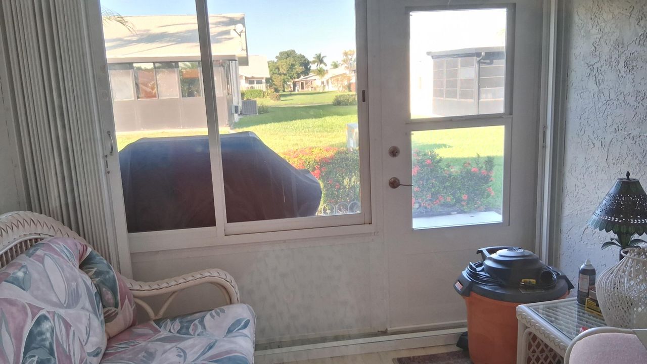 На продажу: $289,000 (2 спален, 2 ванн, 1264 Квадратных фут)