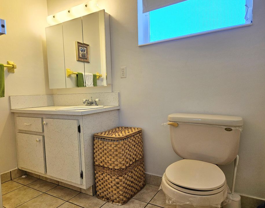 待售: $96,900 (1 贝兹, 1 浴室, 611 平方英尺)