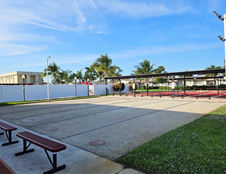 待售: $96,900 (1 贝兹, 1 浴室, 611 平方英尺)