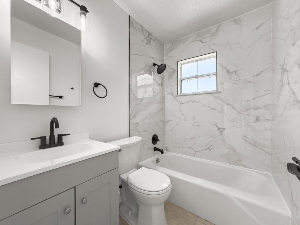 En Renta: $1,325 (2 camas, 1 baños, 1000 Pies cuadrados)