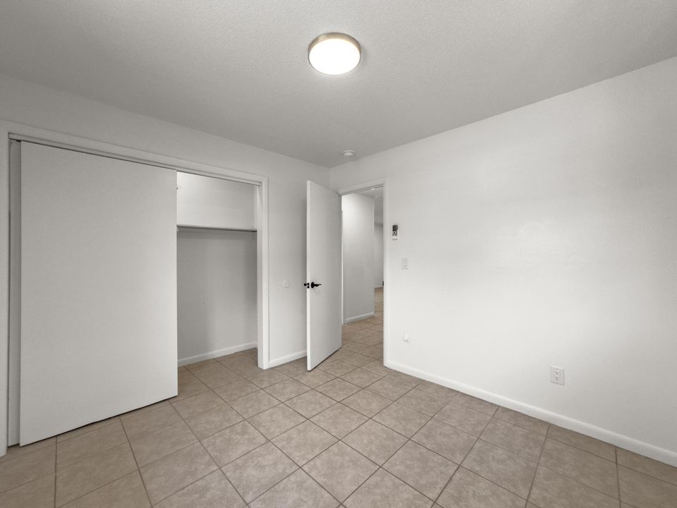 En Renta: $1,325 (2 camas, 1 baños, 1000 Pies cuadrados)