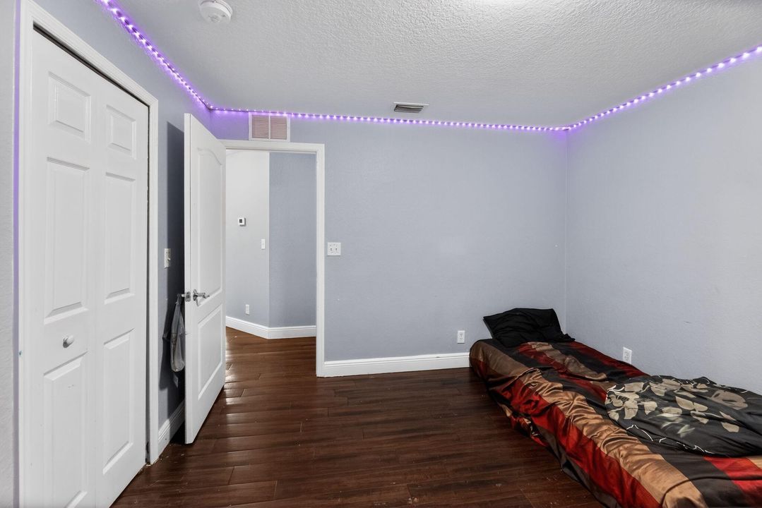 На продажу: $1,000,000 (6 спален, 3 ванн, 3526 Квадратных фут)