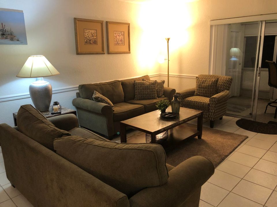 出租: $2,200 (2 贝兹, 2 浴室, 1110 平方英尺)