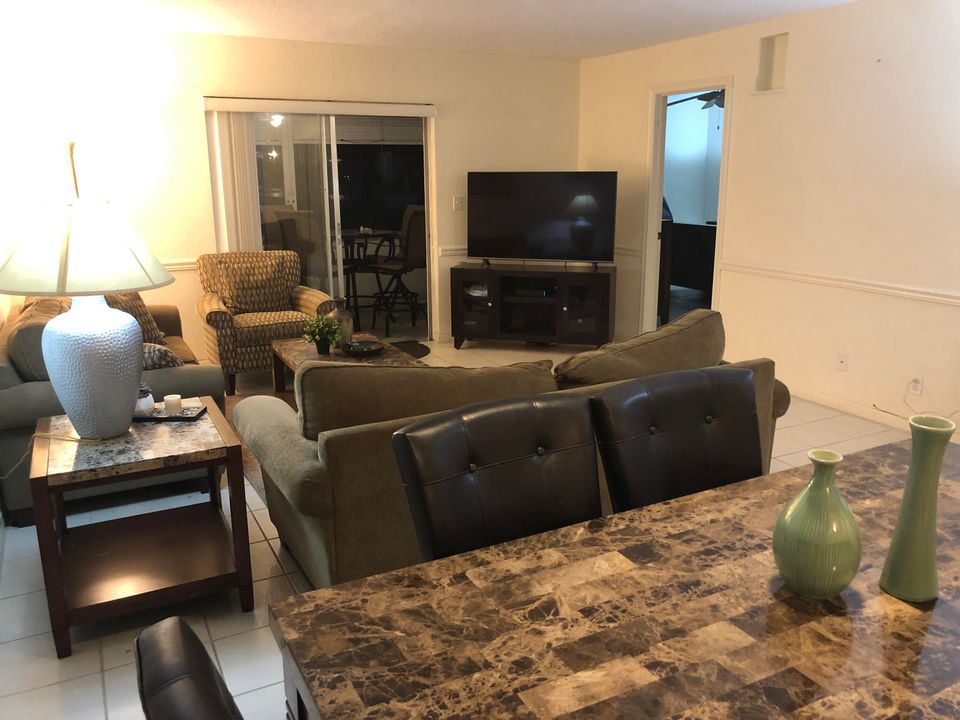 出租: $2,200 (2 贝兹, 2 浴室, 1110 平方英尺)