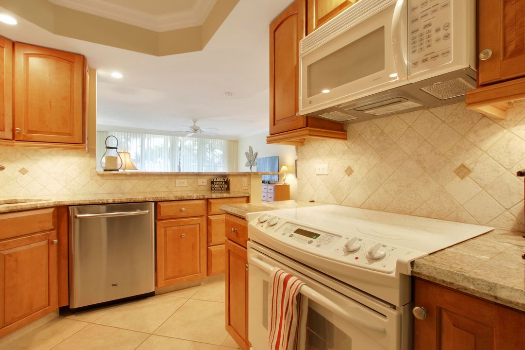 For Rent: $4,000 (2 beds, 2 baths, 1247 Square Feet)