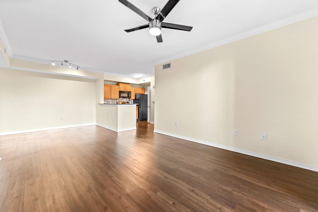 For Rent: $2,500 (2 beds, 2 baths, 1079 Square Feet)