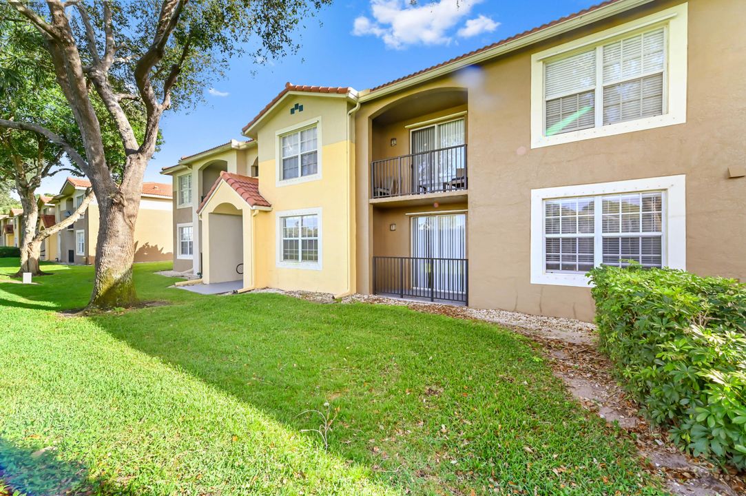 For Rent: $2,500 (2 beds, 2 baths, 1079 Square Feet)