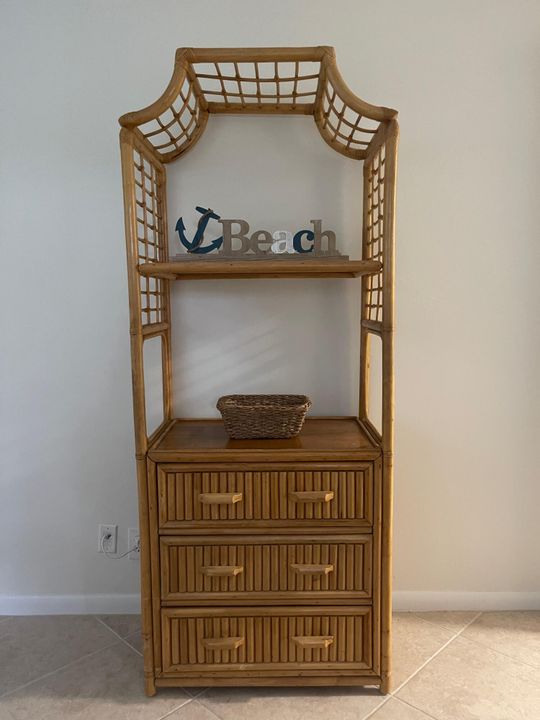 For Rent: $8,850 (2 beds, 2 baths, 975 Square Feet)