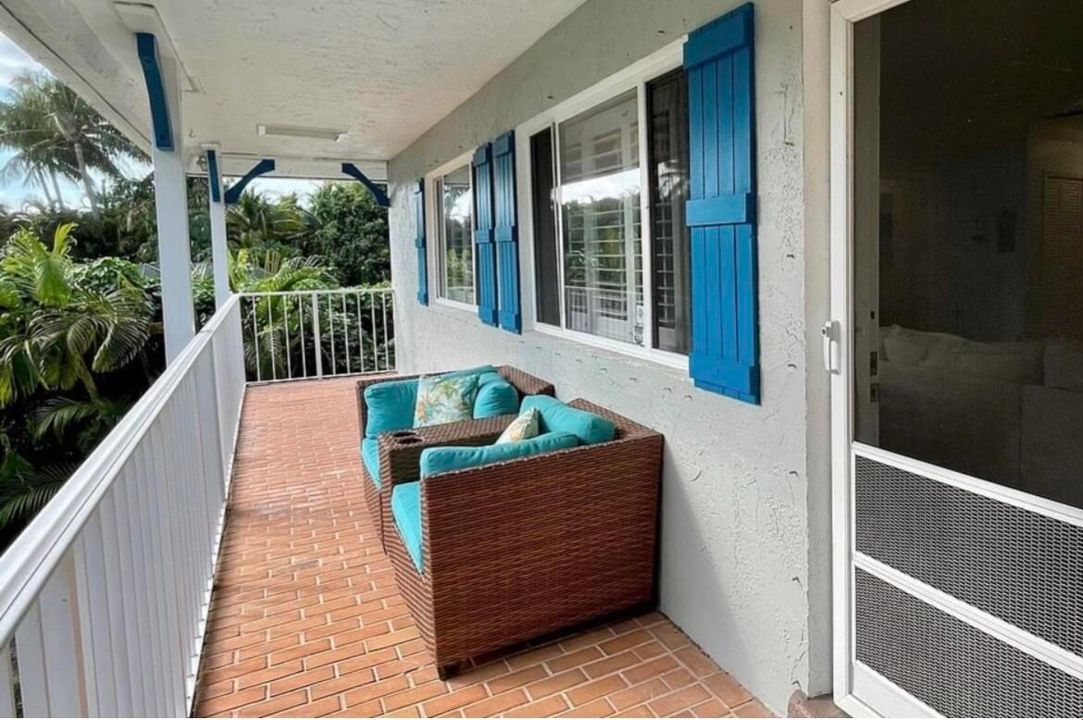 For Rent: $8,850 (2 beds, 2 baths, 975 Square Feet)