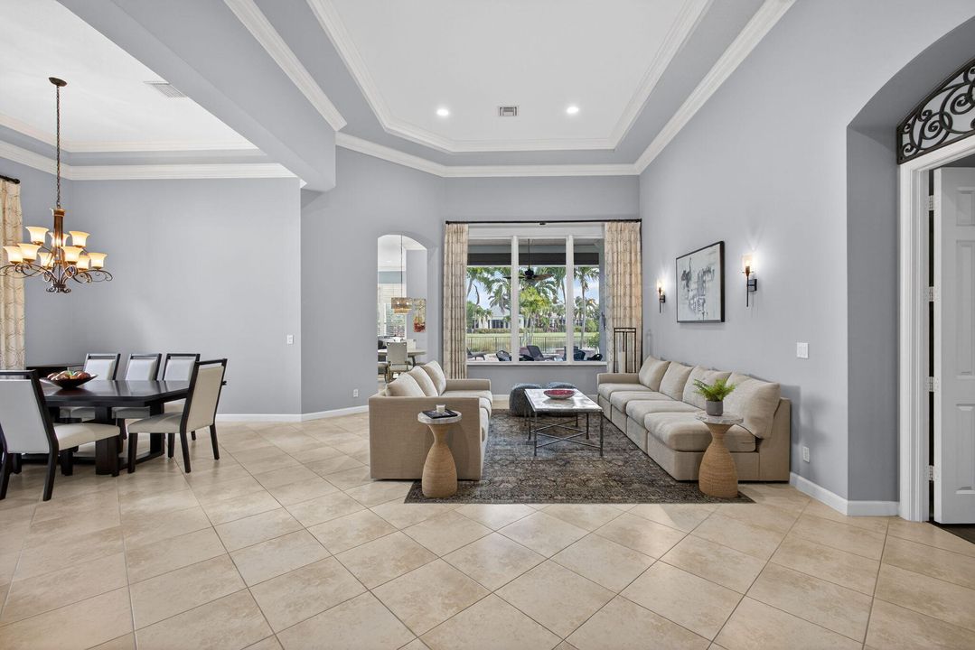 For Sale: $2,899,000 (5 beds, 5 baths, 4085 Square Feet)