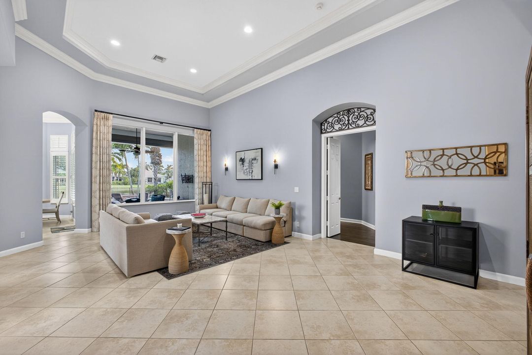 For Sale: $2,899,000 (5 beds, 5 baths, 4085 Square Feet)