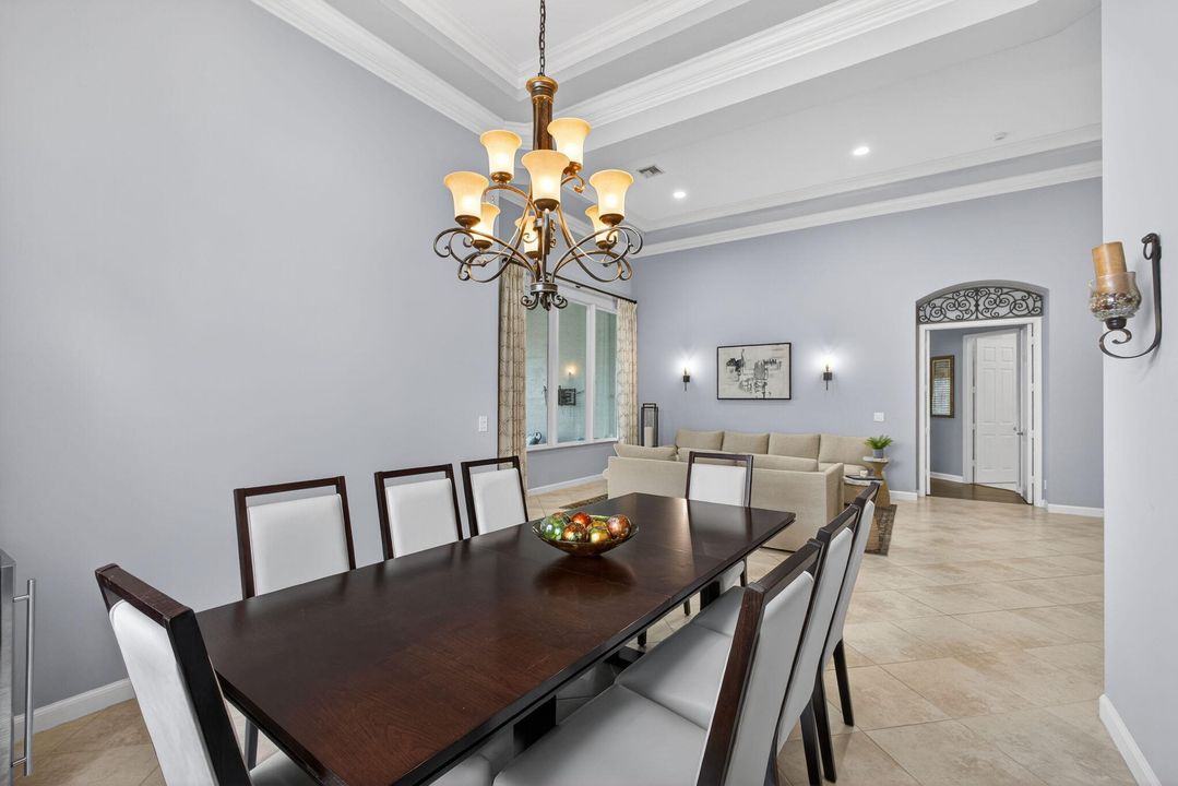 For Sale: $2,899,000 (5 beds, 5 baths, 4085 Square Feet)