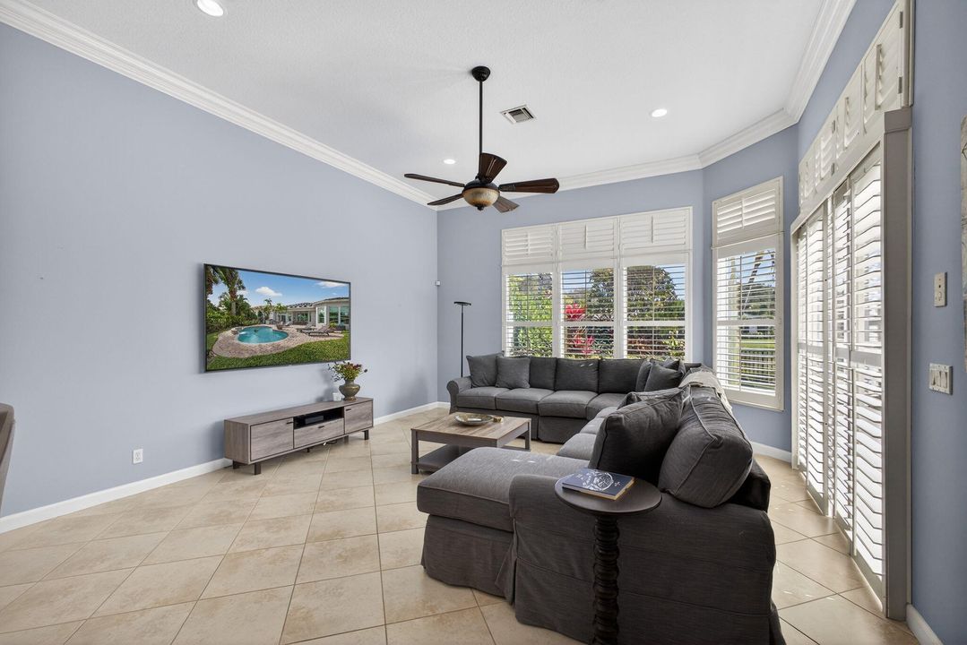 For Sale: $2,899,000 (5 beds, 5 baths, 4085 Square Feet)