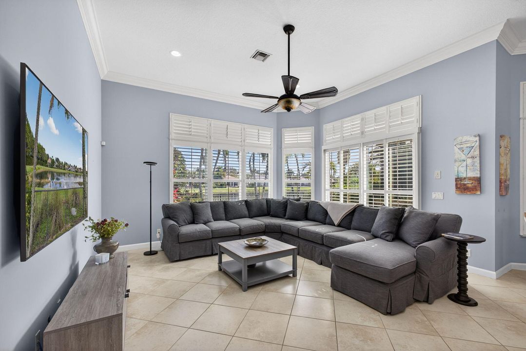 For Sale: $2,899,000 (5 beds, 5 baths, 4085 Square Feet)