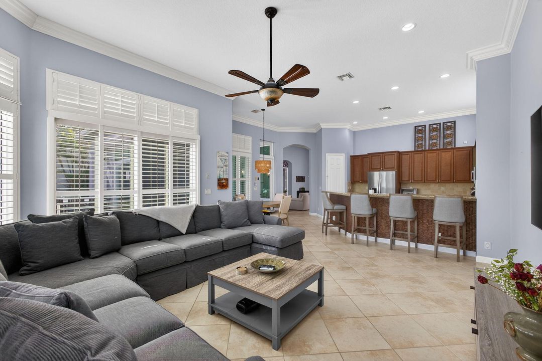 For Sale: $2,899,000 (5 beds, 5 baths, 4085 Square Feet)