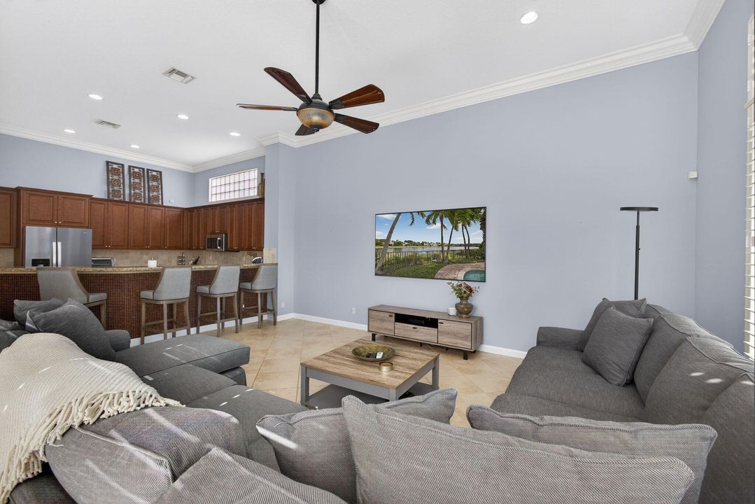 For Sale: $2,899,000 (5 beds, 5 baths, 4085 Square Feet)